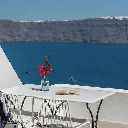 Chelidonia Luxury Oia (Santorini)