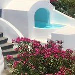 Chelidonia Luxury Oia (Santorini)