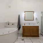 Chelidonia Luxury Hotel 4*