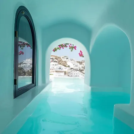 Chelidonia Luxury Ía