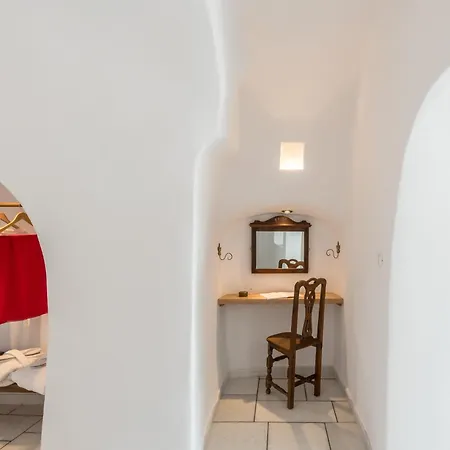 Chelidonia Luxury Hotel Oia (Santorini)