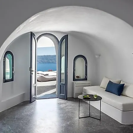 Chelidonia Luxury Oia (Santorini)