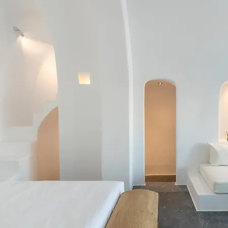 Chelidonia Luxury 4* Oia (Santorini)