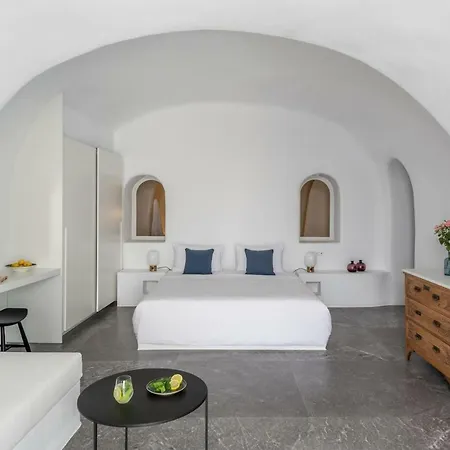 Szálloda Chelidonia Luxury Ía