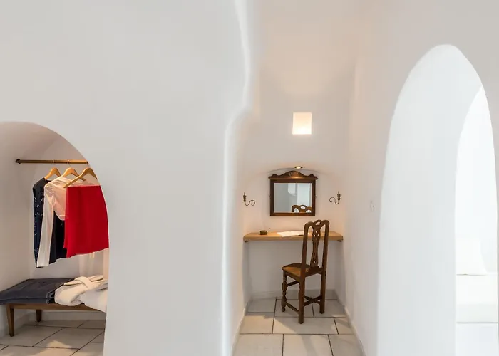 Chelidonia Luxury Hotel Oia