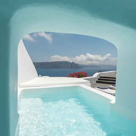 Chelidonia Luxury 이아